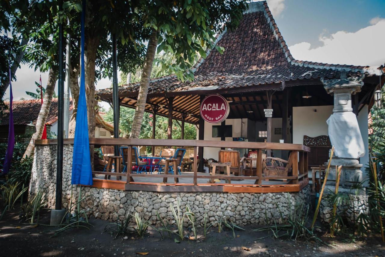 Acala Hostel & Reef Bar Toyapakeh Bagian luar foto