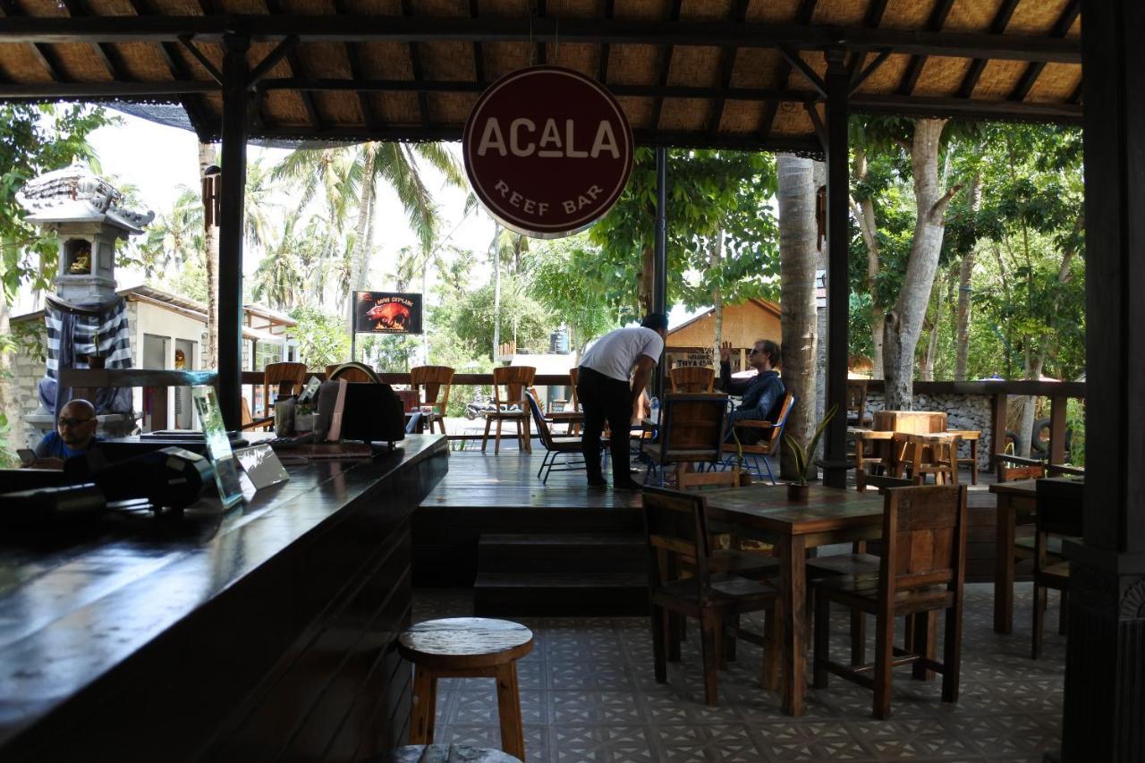 Acala Hostel & Reef Bar Toyapakeh Bagian luar foto