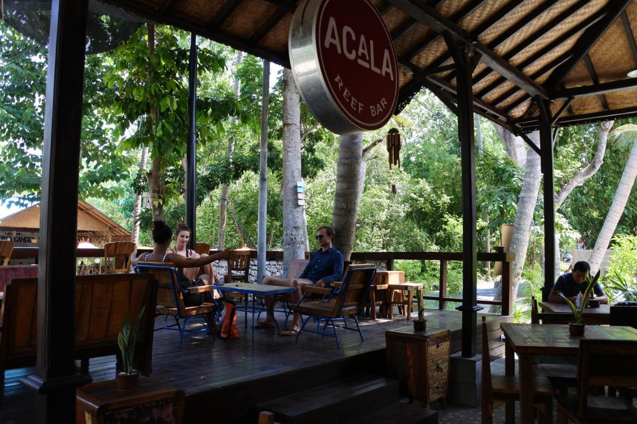 Acala Hostel & Reef Bar Toyapakeh Bagian luar foto
