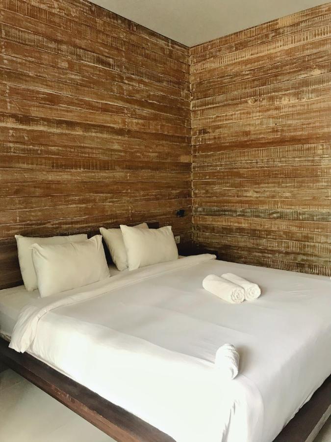 Acala Hostel & Reef Bar Toyapakeh Bagian luar foto